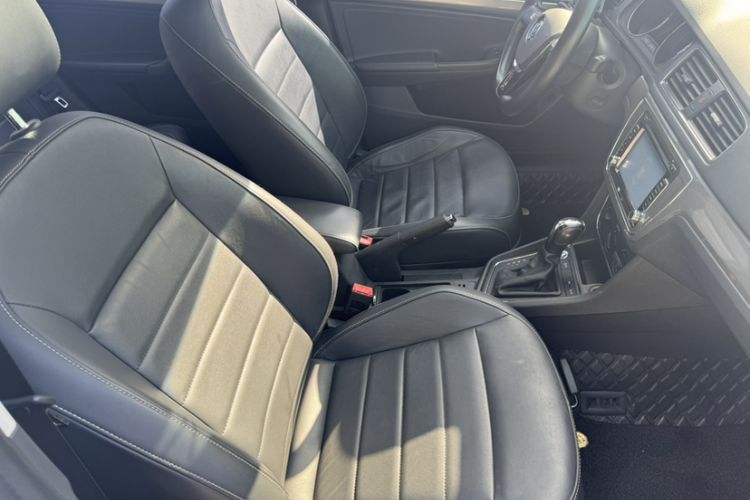 Used Volkswagen Lavida 2017 1.6L Automatic Comfort Edition Interior 7