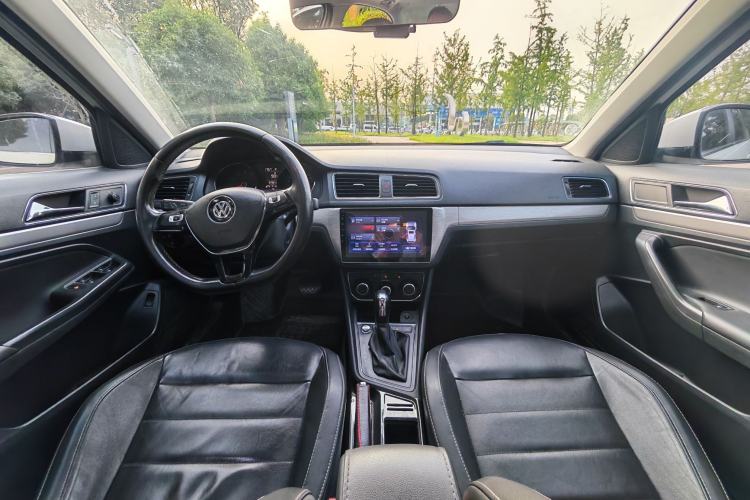 Used Volkswagen Lavida 2017 1.6L Automatic Comfort Edition Interior 8