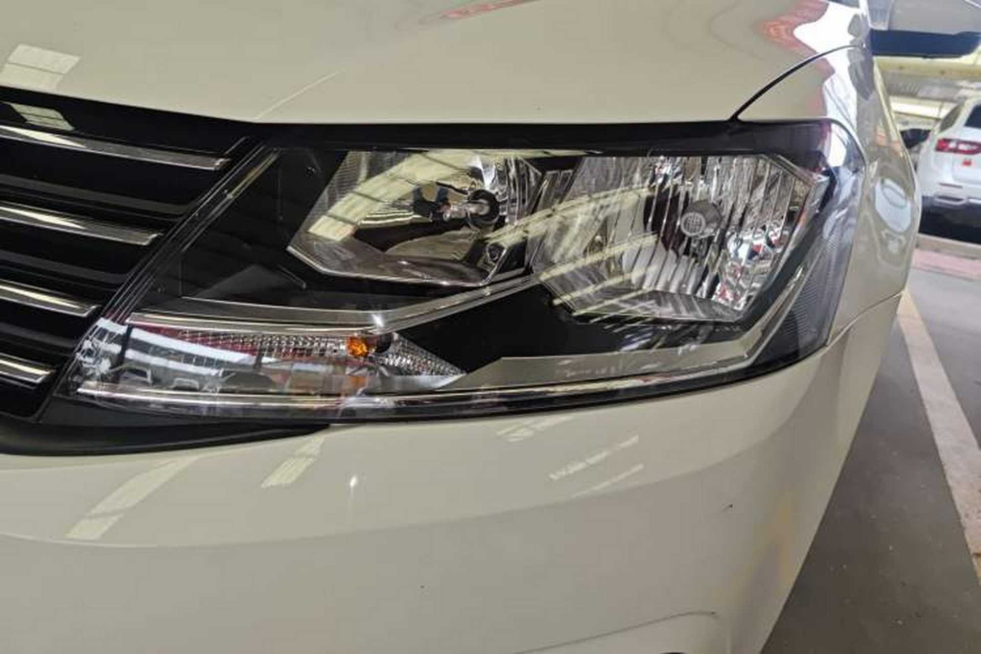 Used Volkswagen Lavida 2017 1.6L Automatic Fashion Edition Left Front Headlight