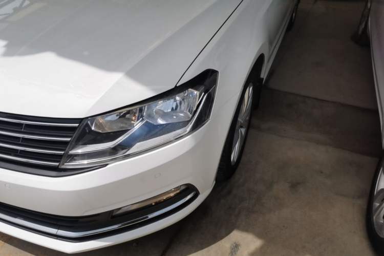 Used Volkswagen Lavida 2017 1.6L Automatic Comfort Edition Left Front Headlight