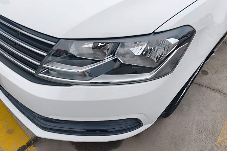 Used Volkswagen Lavida 2017 1.6L Automatic Fashion Edition Left Front Headlight