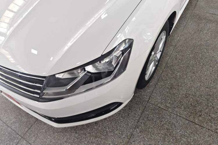 Used Volkswagen Lavida 2017 1.6L Automatic Fashion Edition Left Front Headlight