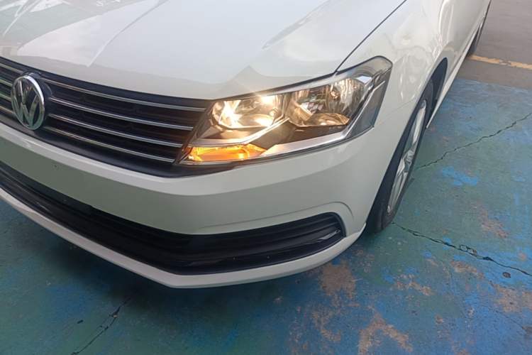 Used Volkswagen Lavida 2017 1.6L Automatic Fashion Edition Left Front Headlight