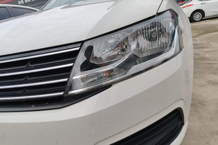Used Volkswagen Lavida 2017 1.6L Manual Fashion Edition Left Front Headlight