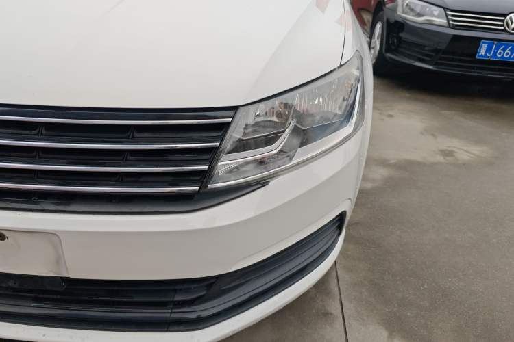 Used Volkswagen Lavida 2017 1.6L Automatic Fashion Edition Left Front Headlight