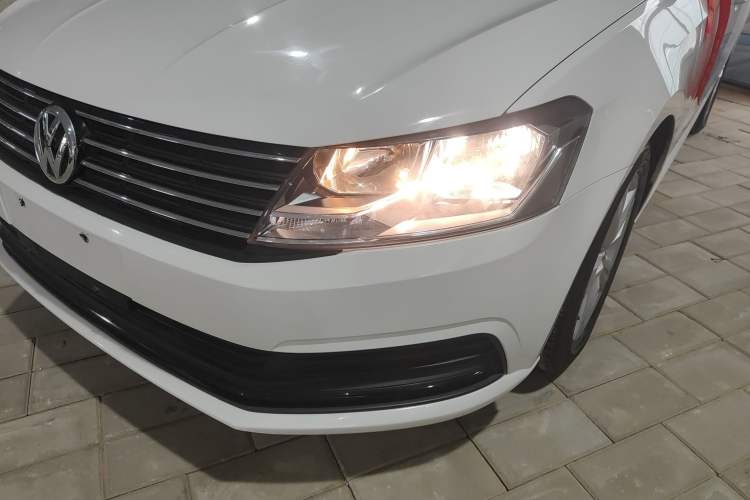 Used Volkswagen Lavida 2017 1.6L Automatic Fashion Edition Left Front Headlight