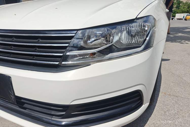 Used Volkswagen Lavida 2017 1.6L Automatic Fashion Edition Left Front Headlight