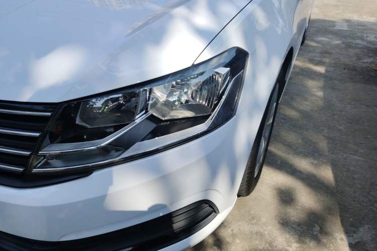Used Volkswagen Lavida 2017 1.6L Automatic Fashion Edition Left Front Headlight