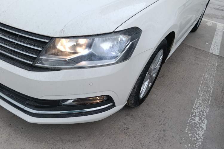 Used Volkswagen Lavida 2017 1.6L Automatic Comfort Edition Left Front Headlight
