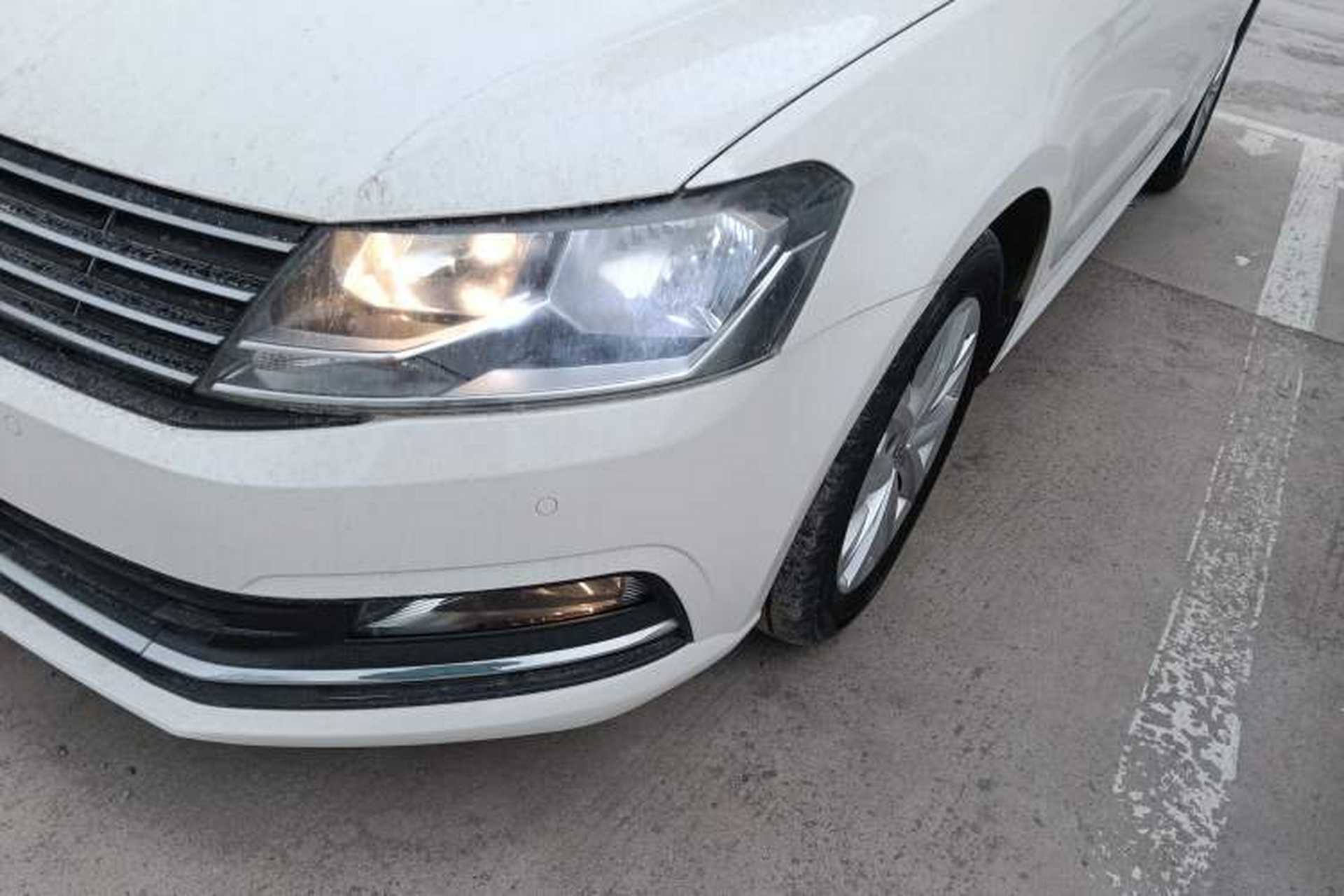 Used Volkswagen Lavida 2017 1.6L Automatic Comfort Edition Left Front Headlight
