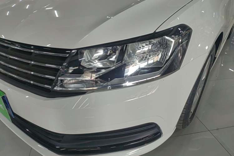 Used Volkswagen Lavida 2017 1.6L Automatic Fashion Edition Left Front Headlight