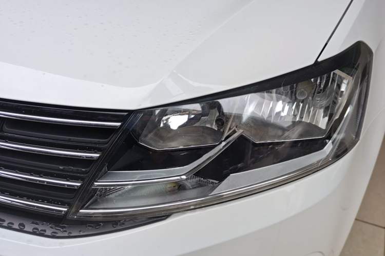 Used Volkswagen Lavida 2017 1.6L Automatic Fashion Edition Left Front Headlight