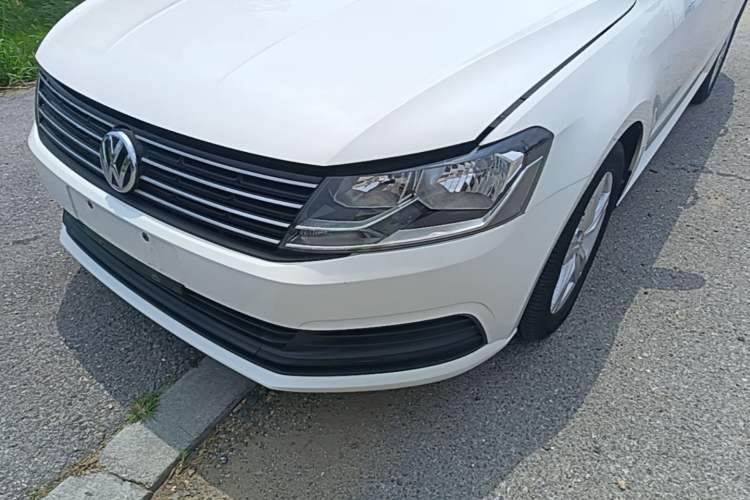 Used Volkswagen Lavida 2017 1.6L Automatic Fashion Edition Left Front Headlight