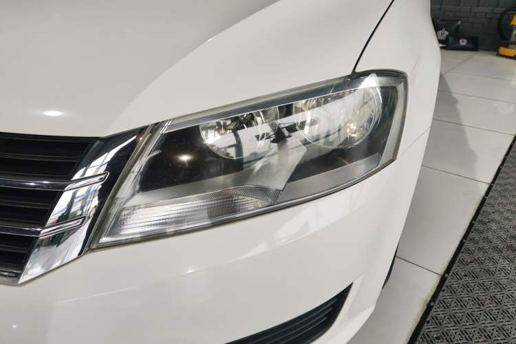 Used Volkswagen Lavida 2017 1.6L Automatic Comfort Edition Left Front Headlight