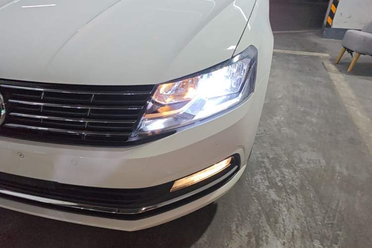 Used Volkswagen Lavida 2017 230TSI DSG Comfort Edition Left Front Headlight
