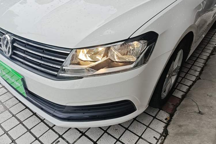 Used Volkswagen Lavida 2017 1.6L Automatic Fashion Edition Left Front Headlight