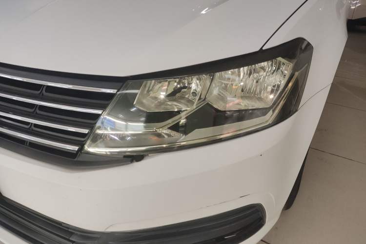 Used Volkswagen Lavida 2017 1.6L Automatic Fashion Edition Left Front Headlight