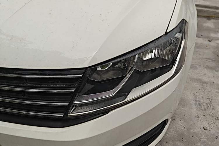 Used Volkswagen Lavida 2017 1.6L Automatic Fashion Edition Left Front Headlight