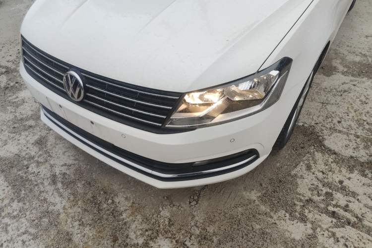 Used Volkswagen Lavida 2017 1.6L Automatic Comfort Edition Left Front Headlight
