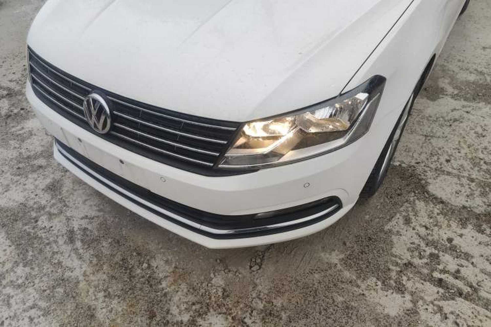 Used Volkswagen Lavida 2017 1.6L Automatic Comfort Edition Left Front Headlight