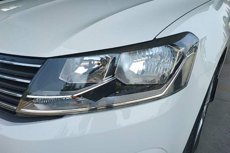 Used Volkswagen Lavida 2017 1.6L Automatic Fashion Edition Left Front Headlight