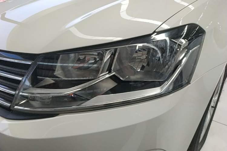 Used Volkswagen Lavida 2017 1.6L Automatic Fashion Edition Left Front Headlight