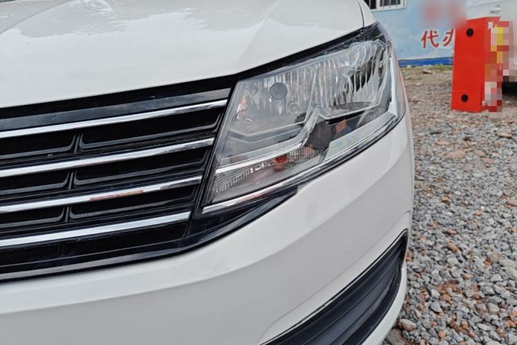 Used Volkswagen Lavida 2017 1.6L Automatic Fashion Edition Left Front Headlight