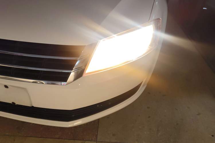 Used Volkswagen Lavida 2017 1.6L Automatic Comfort Edition Left Front Headlight