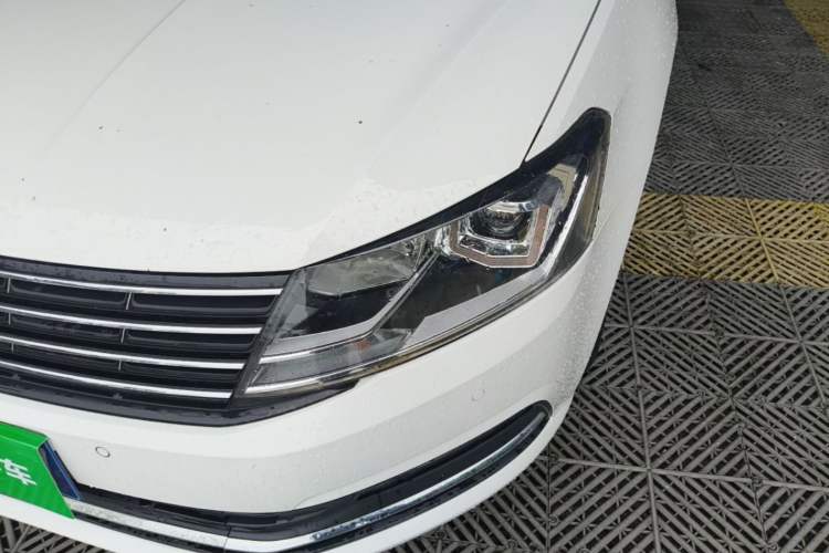 Used Volkswagen Lavida 2017 1.6L Manual Comfort Edition Left Front Headlight