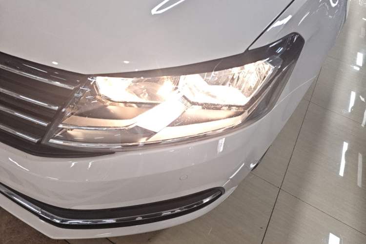 Used Volkswagen Lavida 2017 230TSI DSG Comfort Edition Left Front Headlight