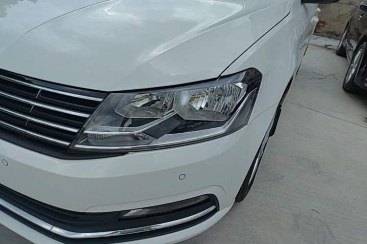 Used Volkswagen Lavida 2017 1.6L Automatic Comfort Edition Left Front Headlight