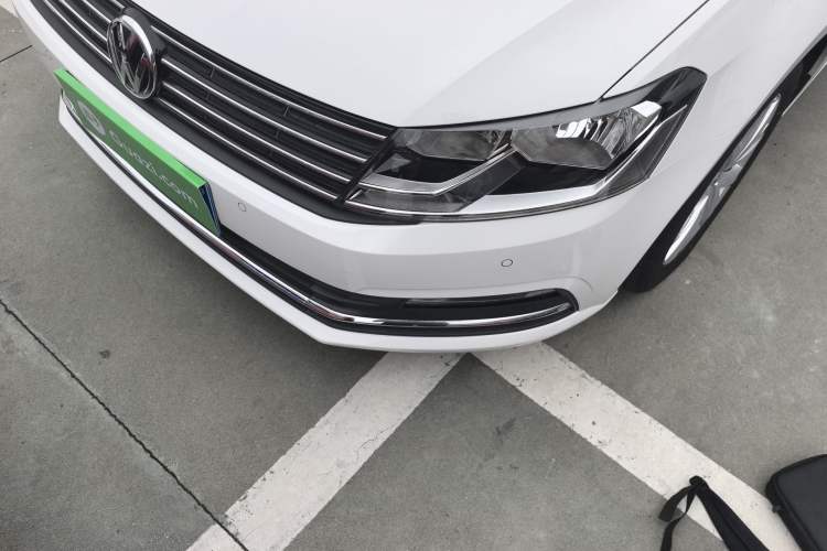 Used Volkswagen Lavida 2017 1.6L Automatic Comfort Edition Left Front Headlight