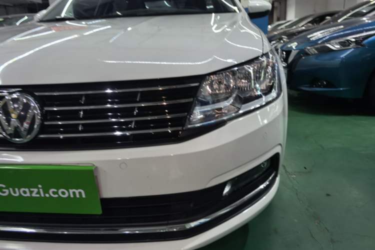 Used Volkswagen Lavida 2017 1.6L Automatic Comfort Edition Left Front Headlight