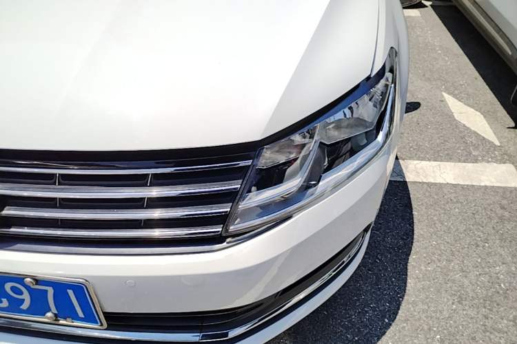 Used Volkswagen Lavida 2017 1.6L Automatic Comfort Edition Left Front Headlight