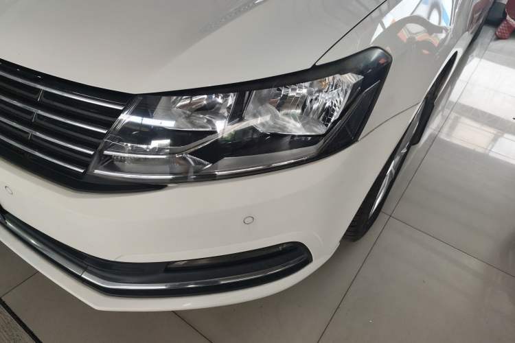 Used Volkswagen Lavida 2017 230TSI DSG Comfort Edition Left Front Headlight