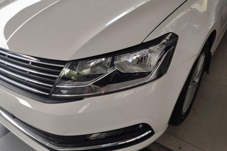 Used Volkswagen Lavida 2017 1.6L Automatic Comfort Edition Left Front Headlight