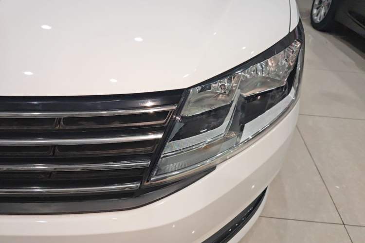 Used Volkswagen Lavida 2017 1.6L Automatic Fashion Edition Left Front Headlight