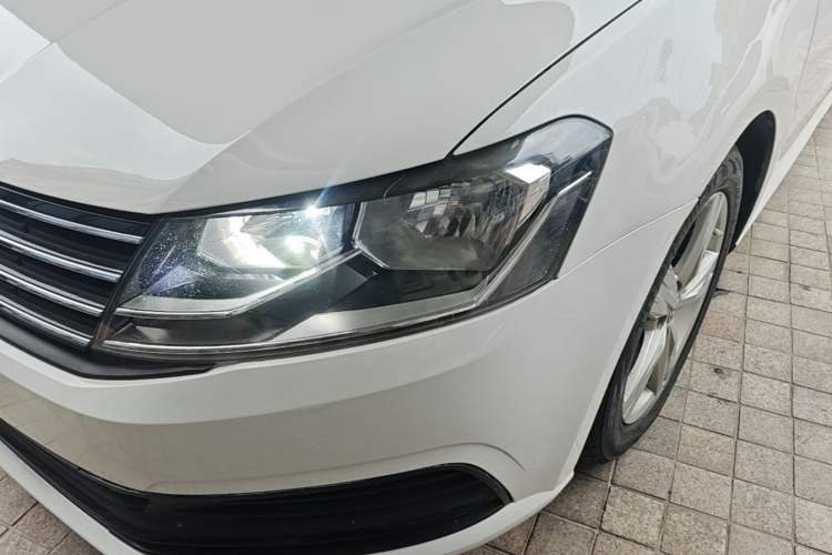 Used Volkswagen Lavida 2017 1.6L Automatic Fashion Edition Left Front Headlight