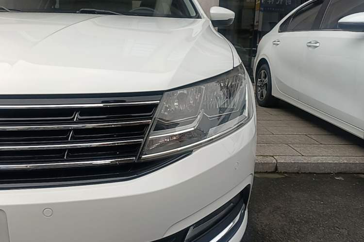 Used Volkswagen Lavida 2017 1.6L Automatic Comfort Edition Left Front Headlight