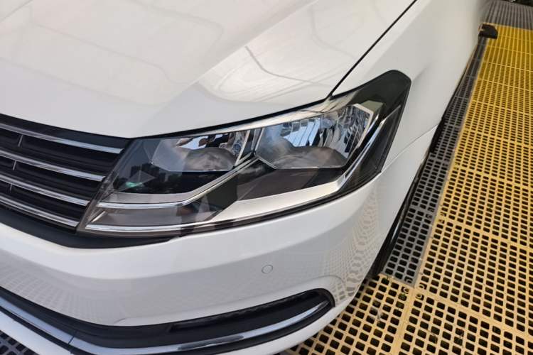 Used Volkswagen Lavida 2017 1.6L Automatic Comfort Edition Left Front Headlight
