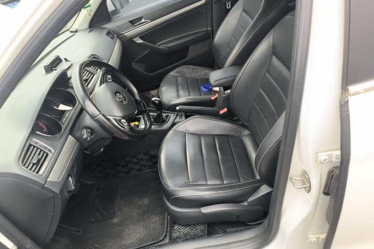 Used Volkswagen Lavida 2017 230TSI DSG Comfort Edition Left Front Seat