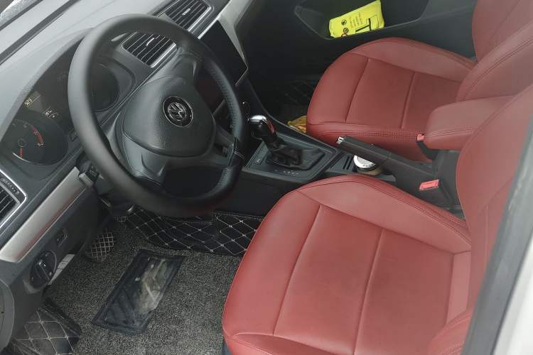 Used Volkswagen Lavida 2017 1.6L Automatic Fashion Edition Left Front Seat