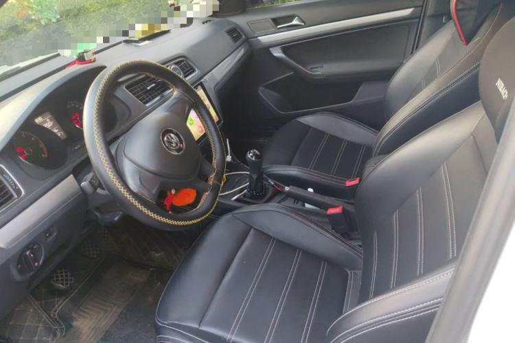 Used Volkswagen Lavida 2017 1.6L Manual Fashion Edition Left Front Seat