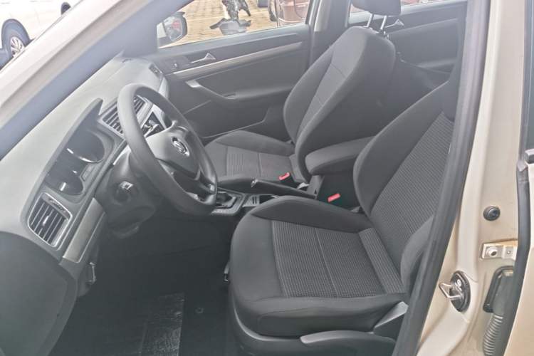 Used Volkswagen Lavida 2017 1.6L Automatic Fashion Edition Left Front Seat