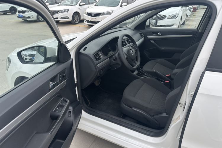 Used Volkswagen Lavida 2017 1.6L Automatic Fashion Edition Left Front Seat