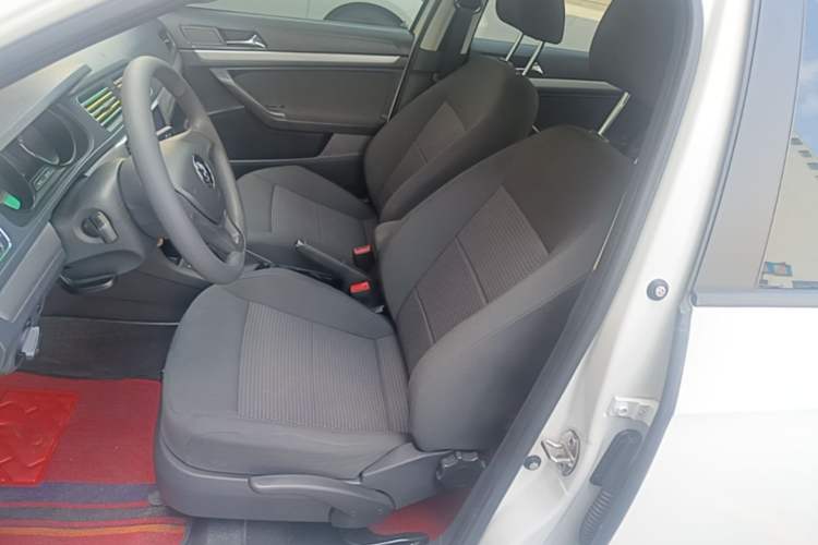 Used Volkswagen Lavida 2017 1.6L Automatic Fashion Edition Left Front Seat