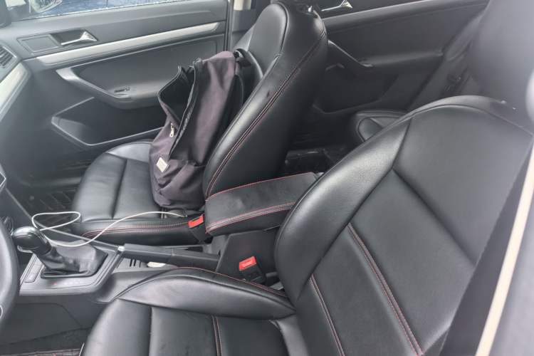 Used Volkswagen Lavida 2017 1.6L Automatic Fashion Edition Left Front Seat