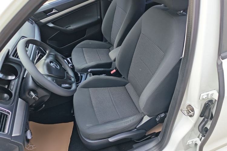 Used Volkswagen Lavida 2017 1.6L Manual Fashion Edition Left Front Seat