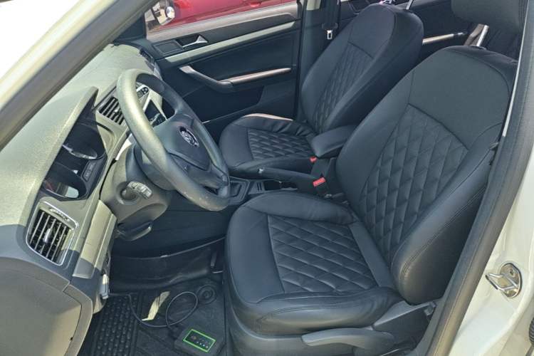 Used Volkswagen Lavida 2017 1.6L Automatic Fashion Edition Left Front Seat