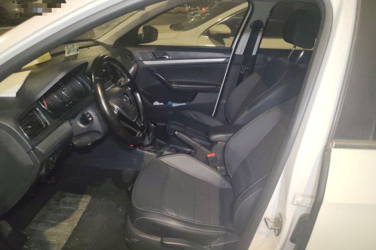 Used Volkswagen Lavida 2017 1.6L Manual Comfort Edition Left Front Seat
